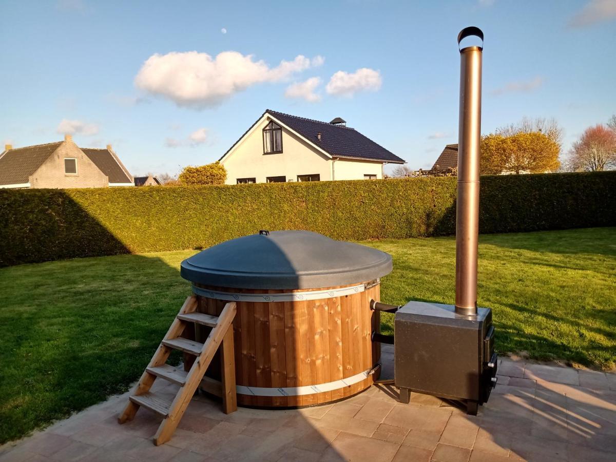 הוילה Tzummarum Wellnesshuis Met Hottub, Ligbad En Grote Tuin מראה חיצוני תמונה