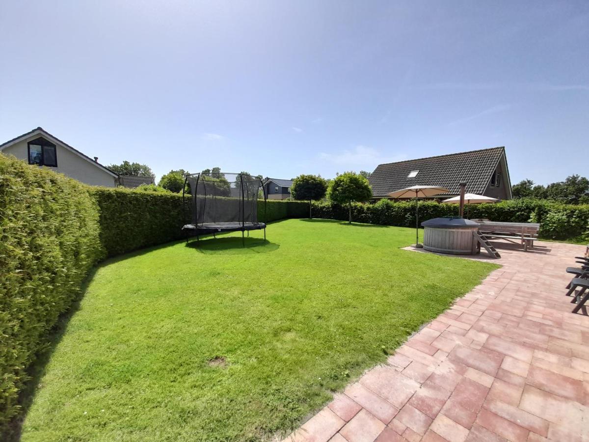 הוילה Tzummarum Wellnesshuis Met Hottub, Ligbad En Grote Tuin מראה חיצוני תמונה